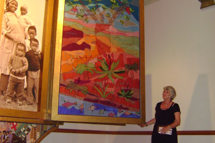 The Keiskamma Altarpiece and Visitor